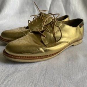 G.H. Bass Gold Lace Up Shoes - Size 9.5 US